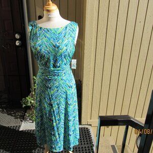 #781  NEW WOMAN'S BLUE/GREEN PRINT DRESS BY JESSICA HOWARD  (SIZE 16)